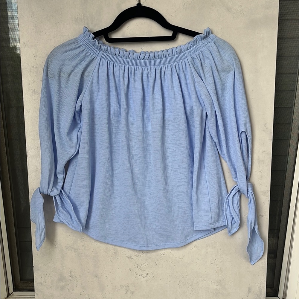 NWT Rare Bershka Sky Blue Top - XS 🦋3/4 Sleeve, On/Off Shoulder